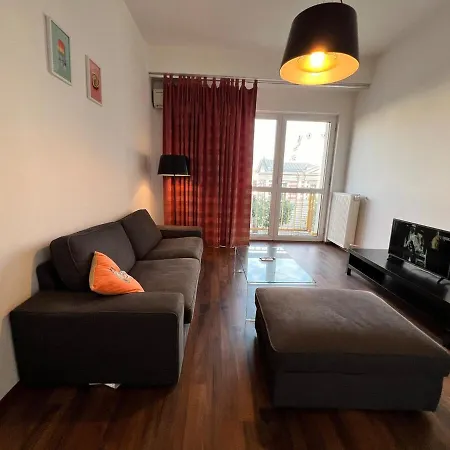 Cozy Near Coltea Hospital Old Town Апартаменти *