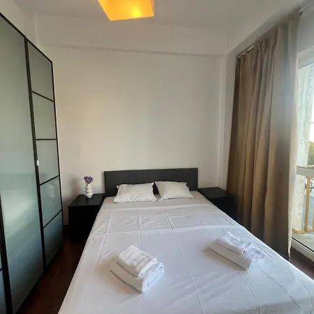 Cozy Near Coltea Hospital Old Town Апартаменти *